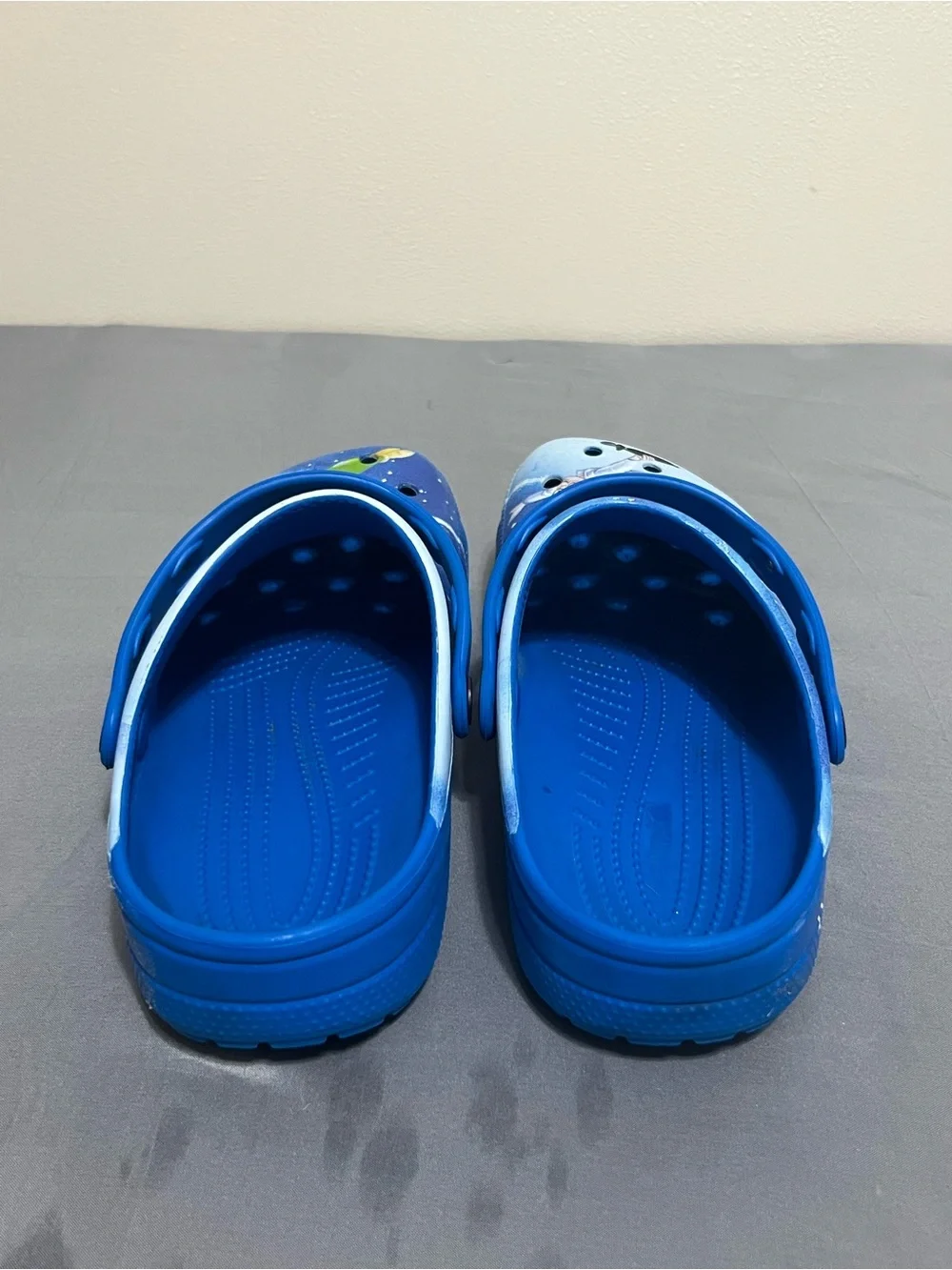 Crocs Blue Multicolor Peter Pan Disney Clogs Adult Unisex M10 W12
